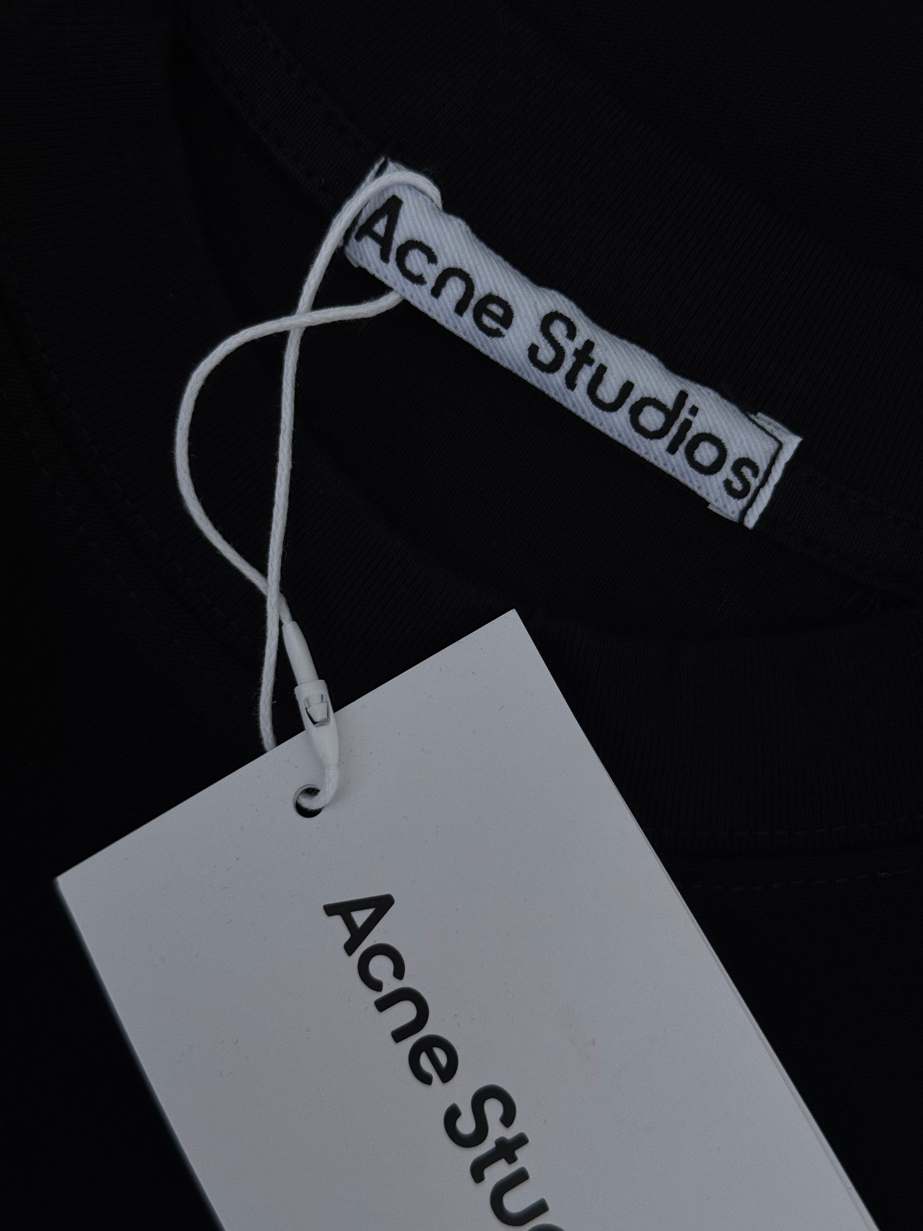 PLAYERA ACNE STUDIOS